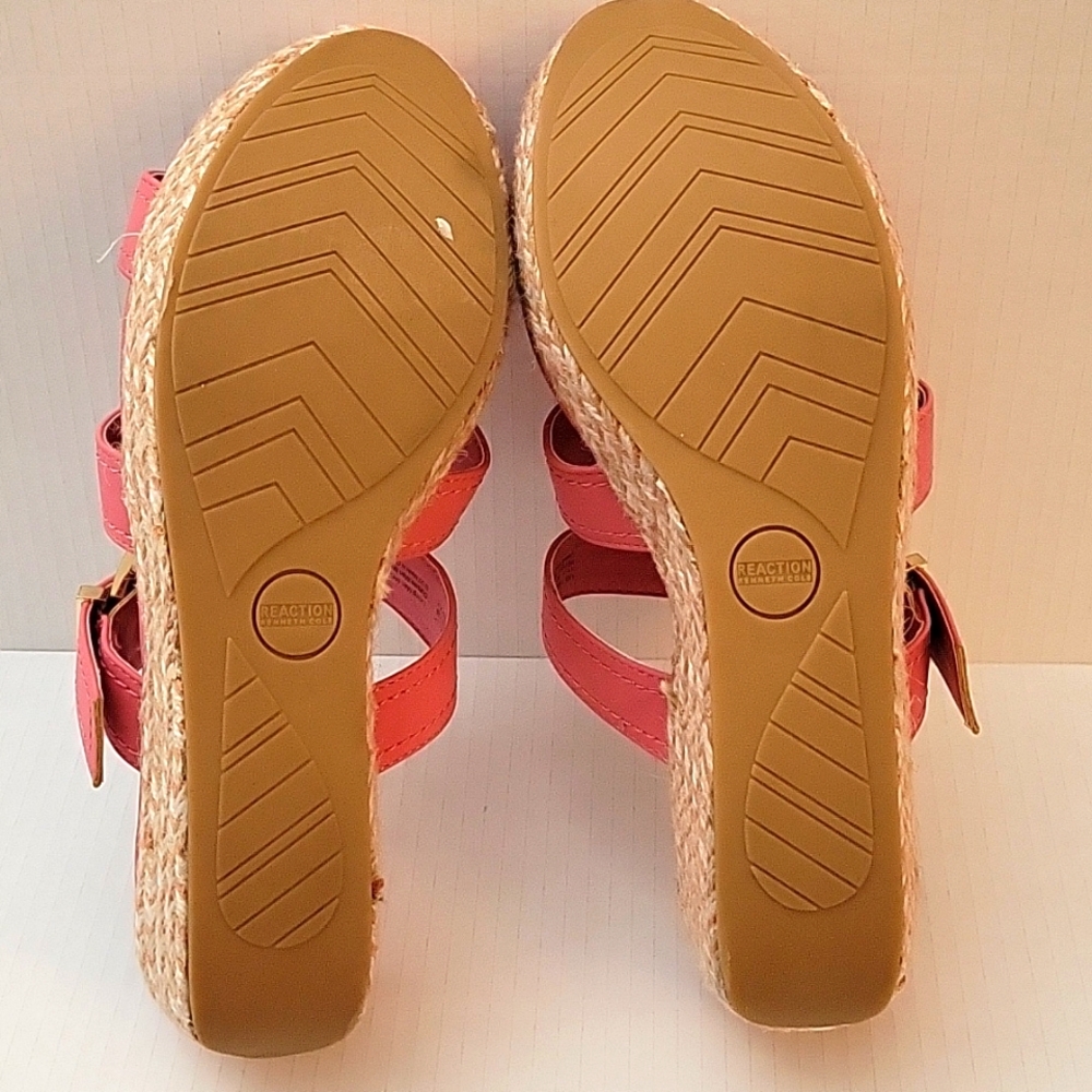 Kenneth Cole Reaction Peggie Wedge Buckle Womens Wedges Slip On. Size 11. Coral - Picture 7 of 8